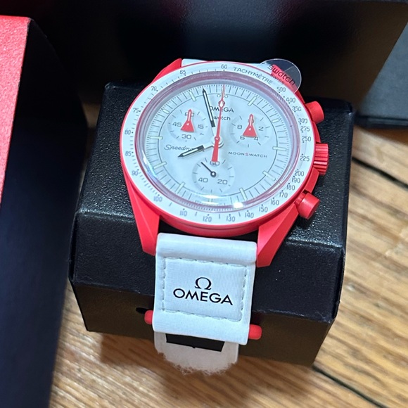Brand New in Box - Swatch x Omega - MoonSwatch Mission to Mars - Picture 3 of 4
